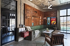 Beton brut le pavillon, Karjat