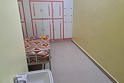 Raja Pandharinath bhakt niwas, Atpadi