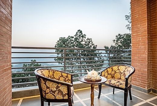 Alaya Stays Skyline Brook 2 BHK Apt with Lift & Scenic Views