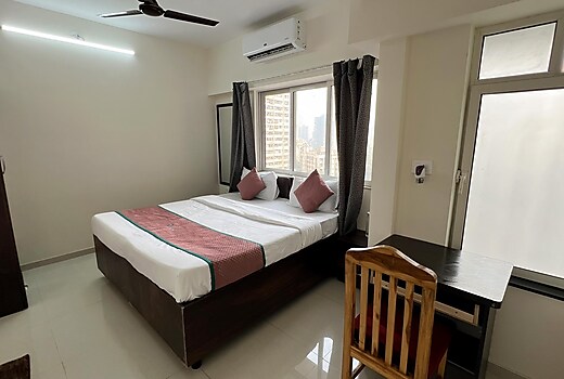 Pinaki Comfort Stay Omkar Signet