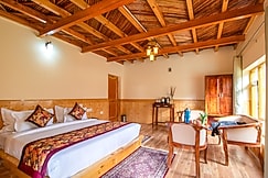 Mahamaya Regency Kaza, Pangong