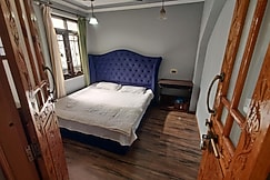 LAKE Central, Srinagar