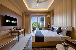 Saltstayz Premier - Sector 50 & Golf Course Ext Road, Gurgaon