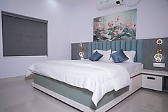 VEENA STAY AND CAFE RESTAURANT, Bhubaneshwar