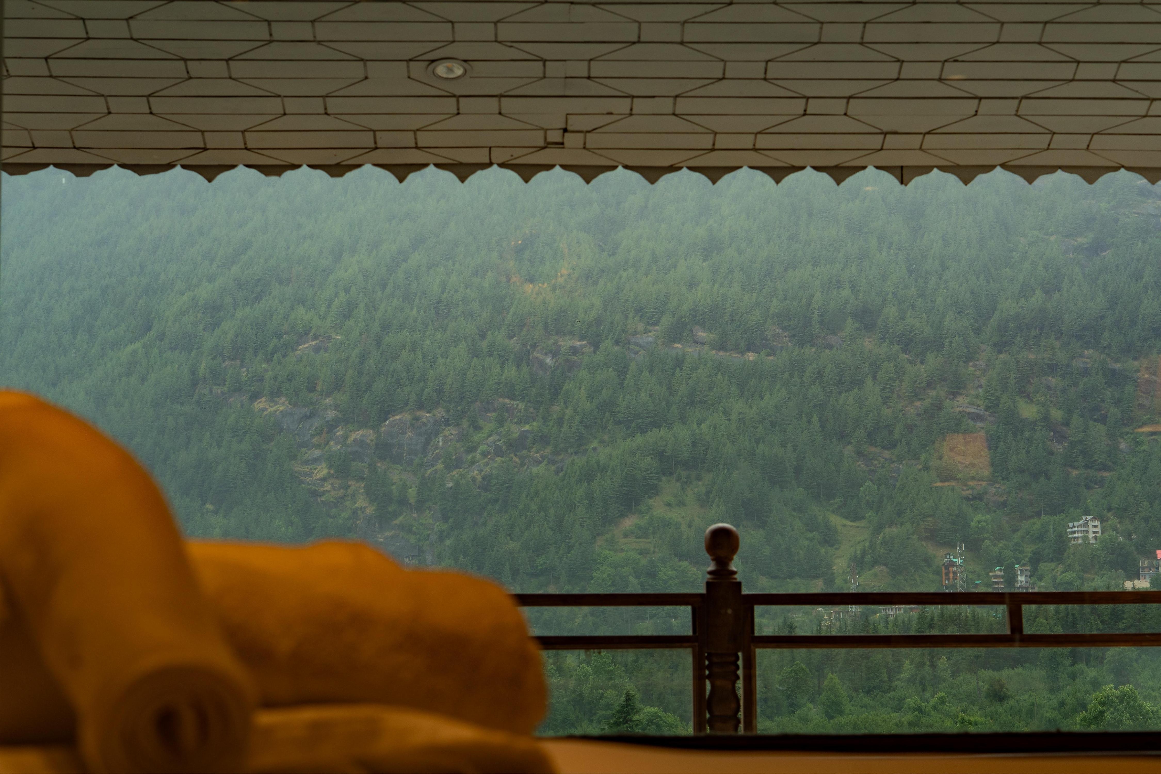 Hotel Ekaanth By Paradise Chateau Manali - Tap to explore photos