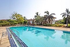 Modern 1BHK Condo, W/S. Pool, 3m. Walk To Beach, Goa