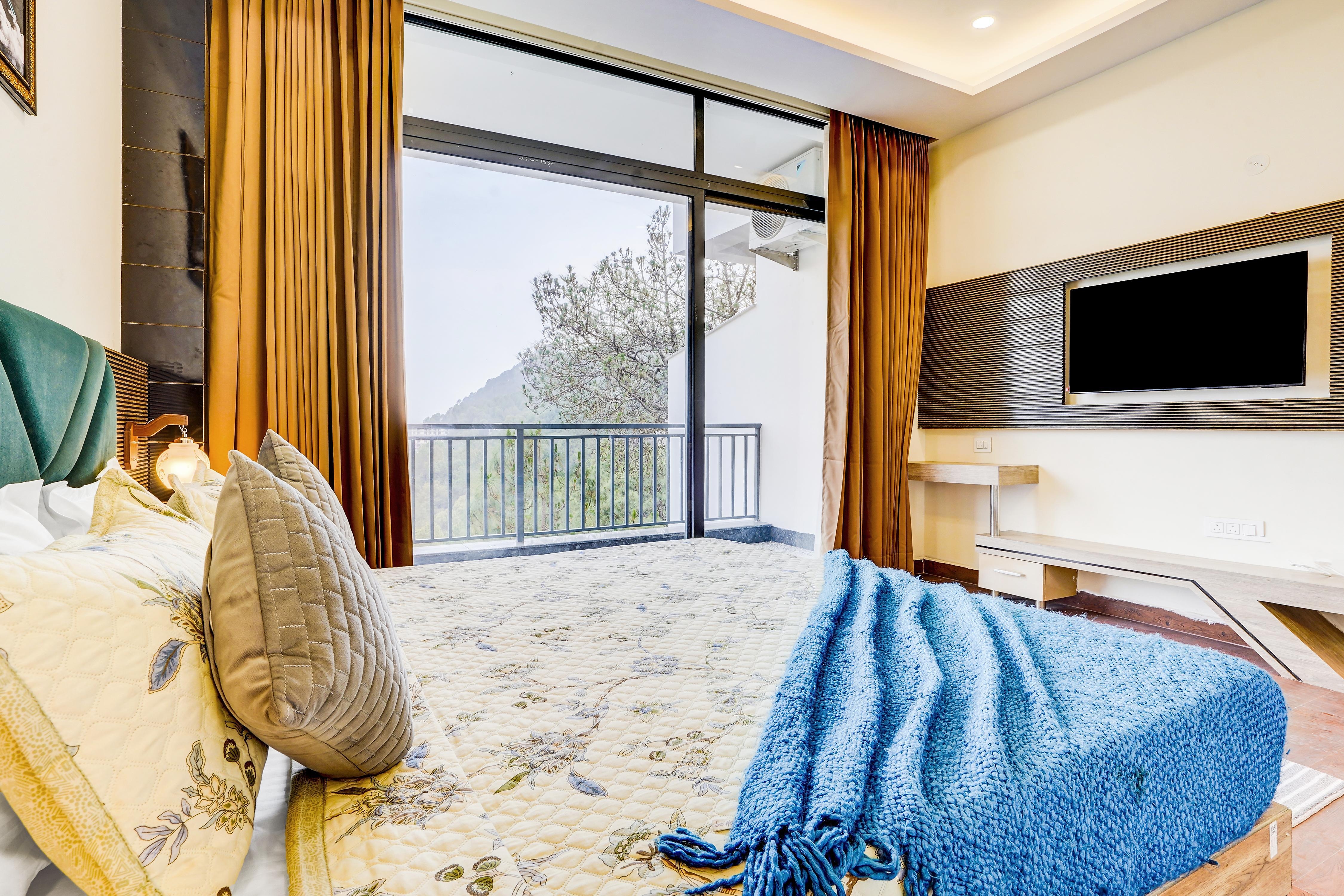 Alaya Stays Serene Woods Hotel Near Mall Road - Tap to explore photos