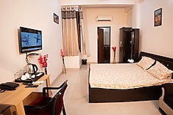 Bed & Breakfast | Entire 1bhk Flat |With Caretaker, Lucknow
