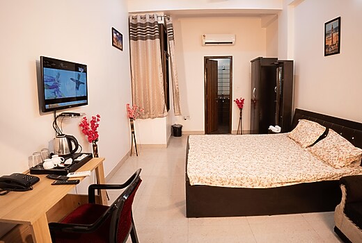 Bed & Breakfast | Entire 1bhk Flat |With Caretaker