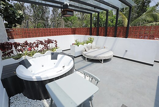 Ohstayz Mint | 2BHK Jacuzzi Villa