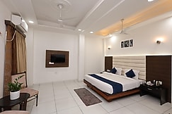 OASIS HOTEL, Greater Noida