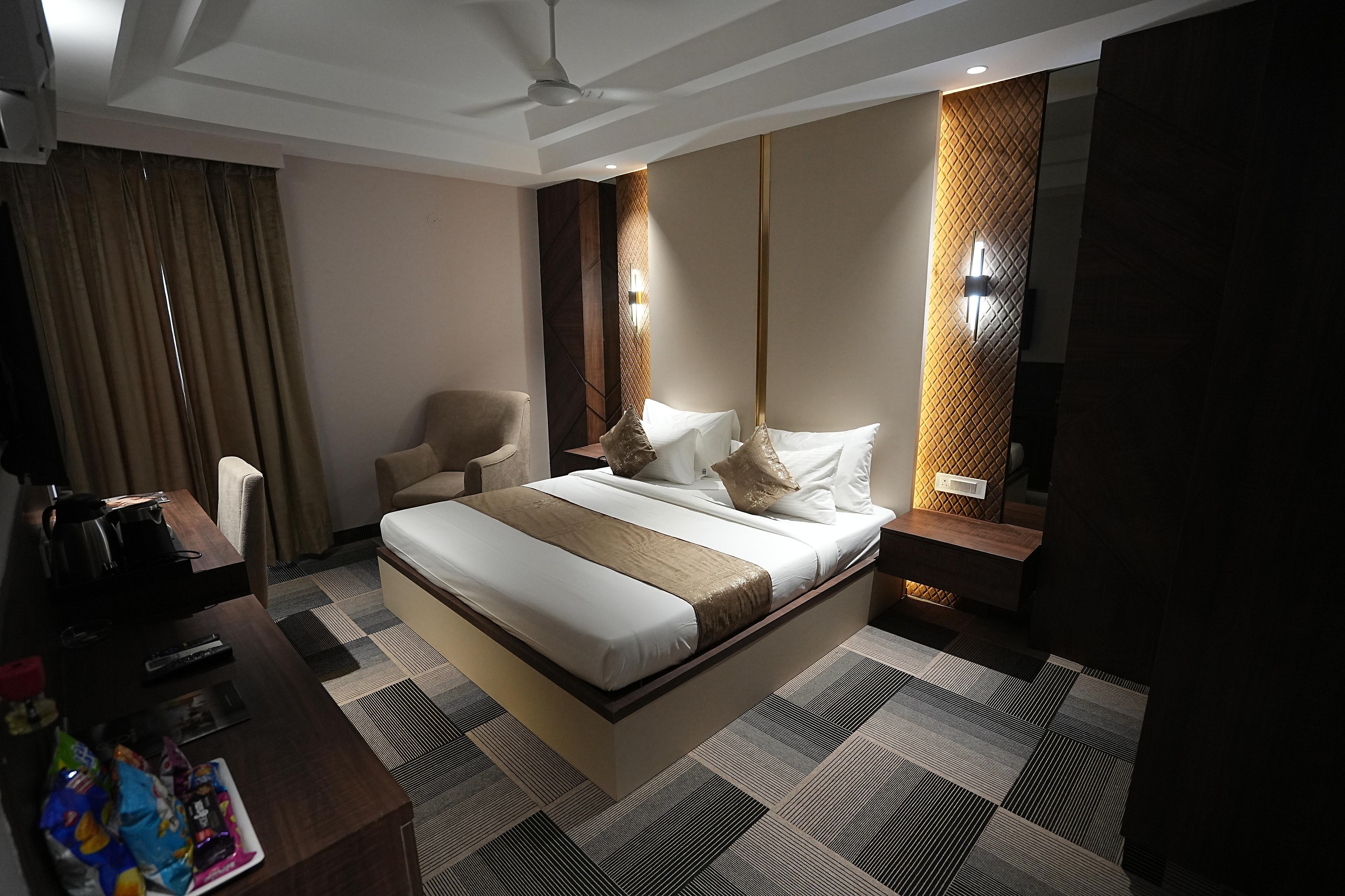 Hotel Malbork Inn@ Dilli Haat Janakpuri - Tap to explore photos