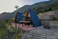 Alaya Stays Echo By The Lakes | Pet friendly 2 Bedroom With Garden & Game Zone, Bhimtal