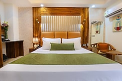 OPO Essential Delhi Airport, Delhi