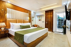 HOTEL SIGNATURE SUITES, Delhi
