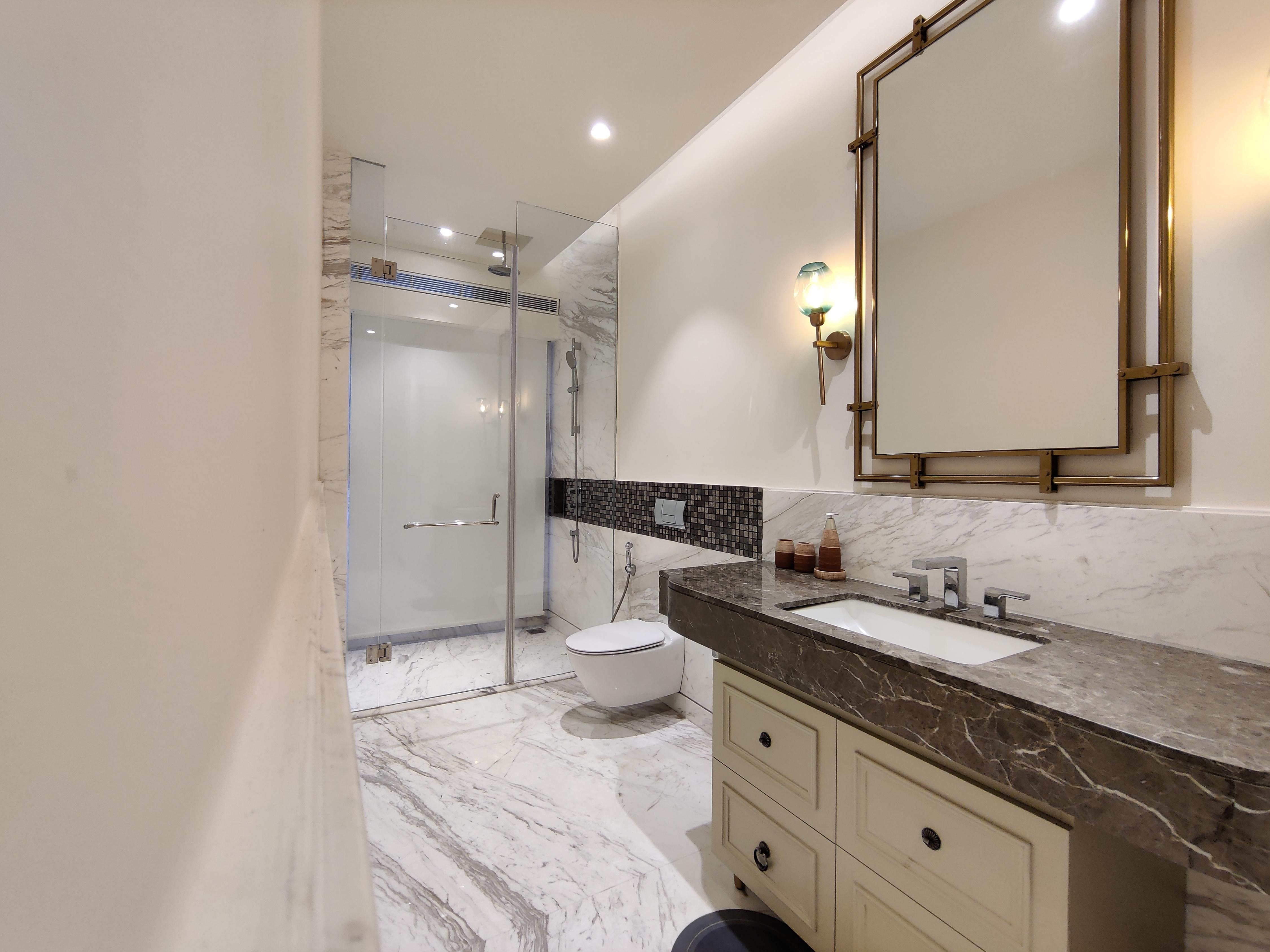 5 Star Luxury Flat in Leela Residence - Tap to explore photos