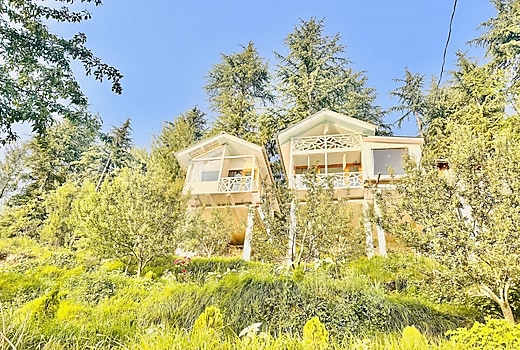 Kaivalya Treehouse with Jacuzzi