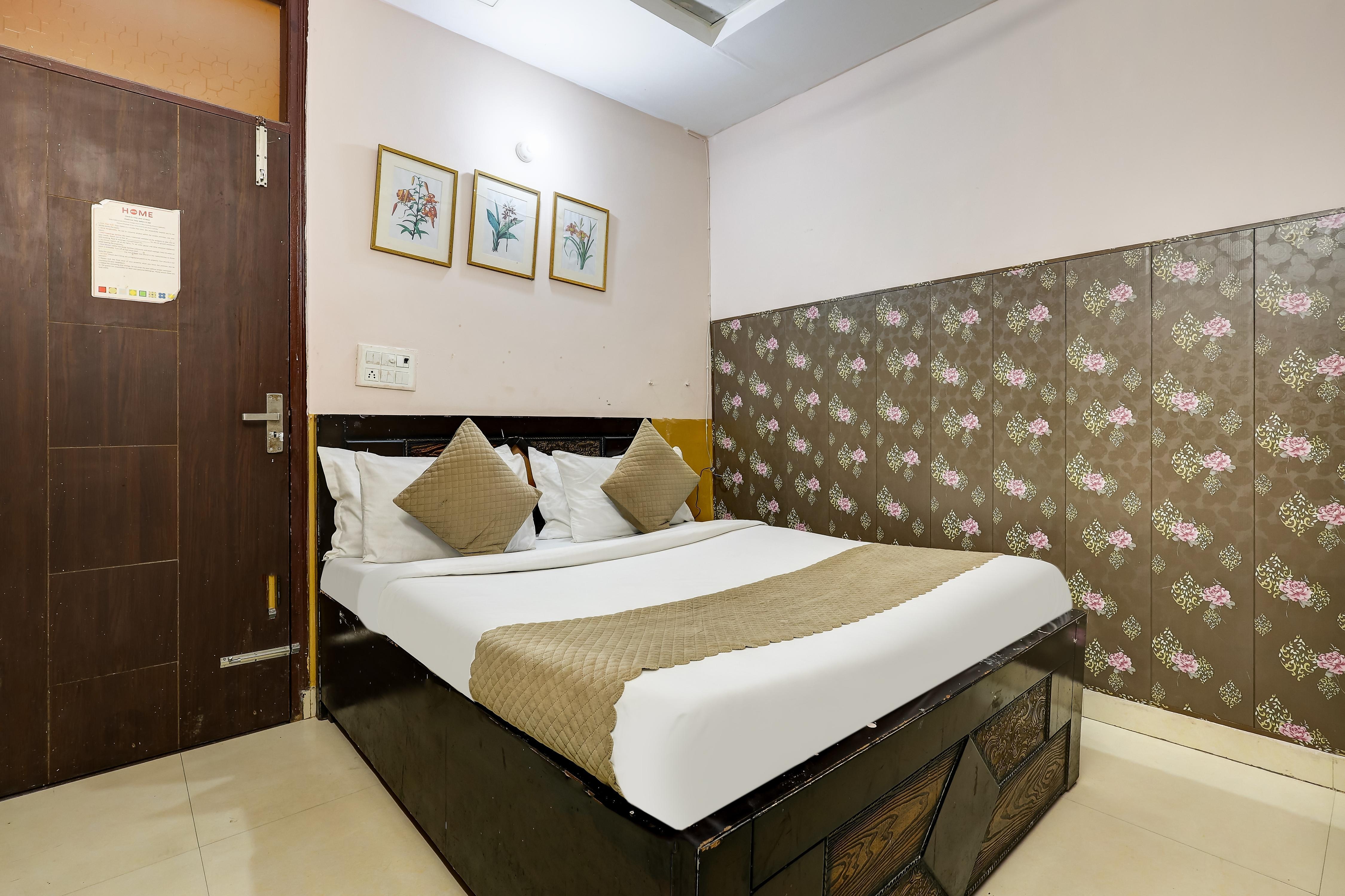 Hotel The Premium Villa Mayapuri - Tap to explore photos