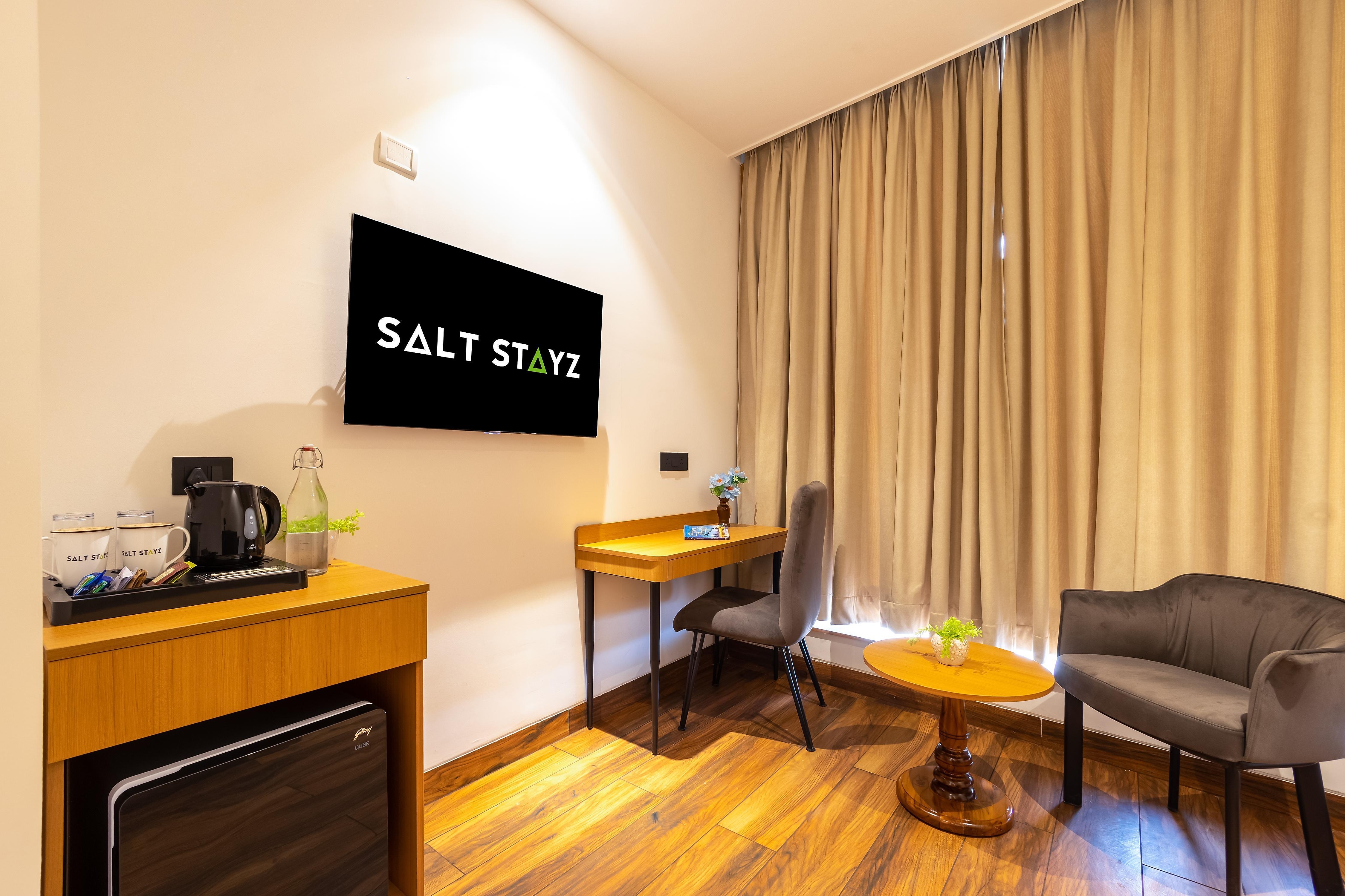 Saltstayz Autograph - Advant & Sector 144 - Tap to explore photos