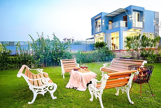 ELIVAAS Bluebell Villa | 2 BHK Villa With Pvt Pool, Gardens, & Aravali Views