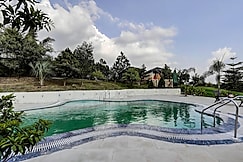 Alaya Stays Fortezza | Pet-friendly 6-BHK Farmhouse With Private Pool, Sohna