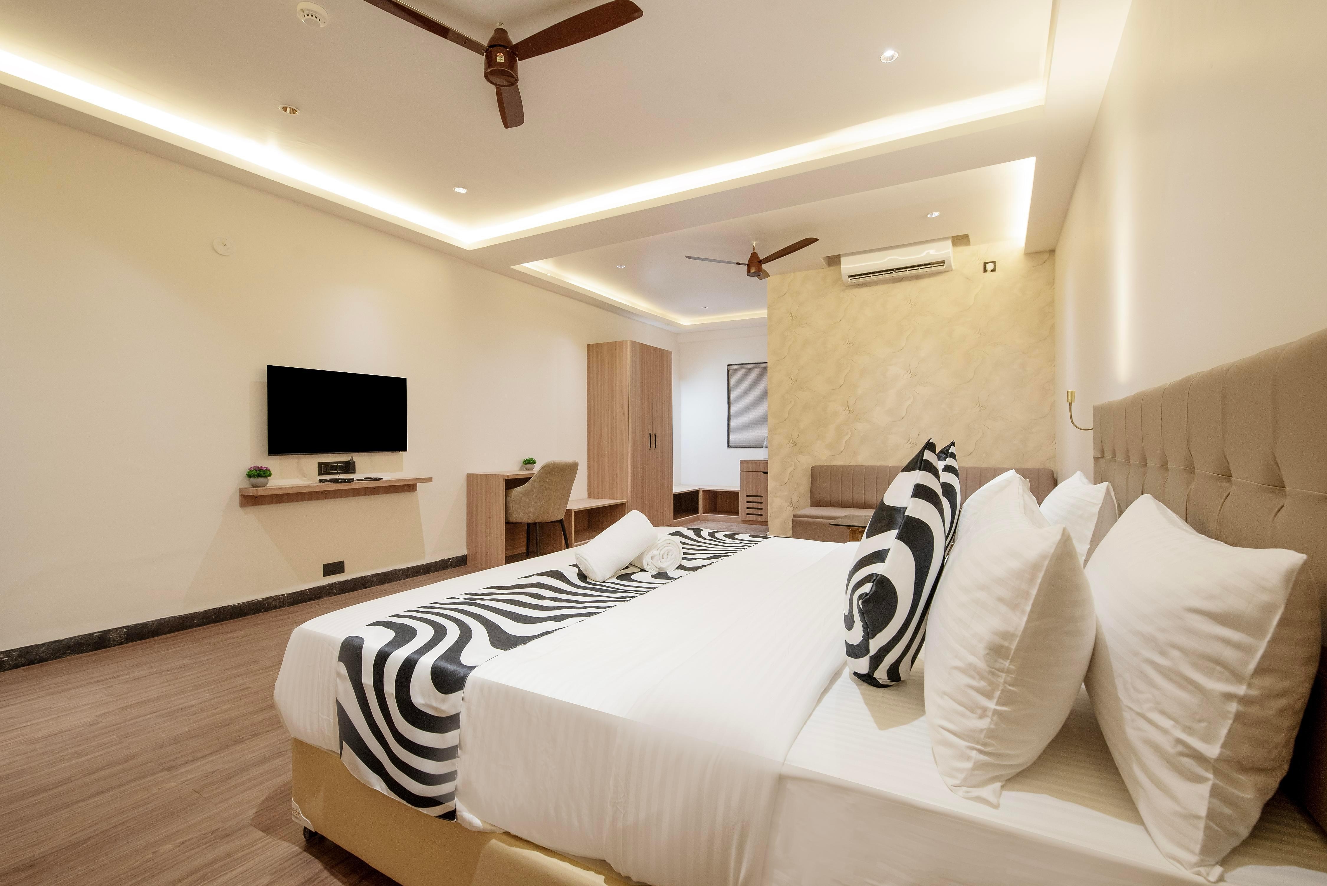 Junior Suite with King Bed 1