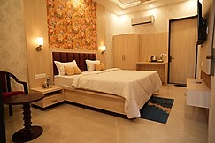 KANHA RETREAT - VRINDAVAN, Vrindavan