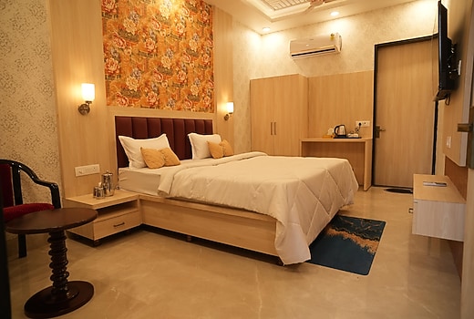 KANHA RETREAT - VRINDAVAN