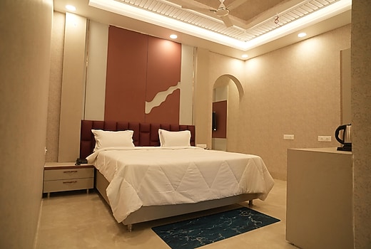 KANHA RETREAT - VRINDAVAN