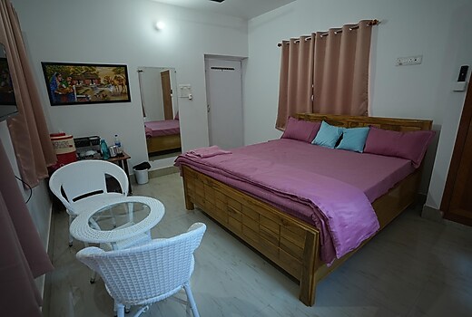 Luxury Suite Peaceful with Washroom and Terrace