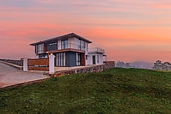 TANGERINE HUES, Ooty