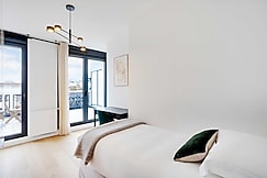 Splendid Duplex with balcony 4BD/7P - Levallois 47, Paris