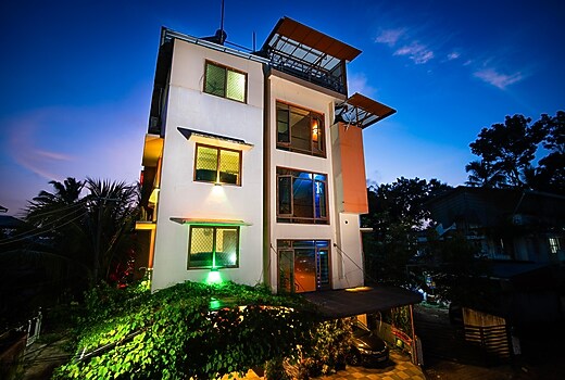 Oasis 2 BHK Penthouse | 400m to Petta Metro Station
