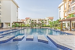 Sereno Azura 1 bhk pool view w / game zone, jacuzzi, Goa