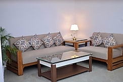 Serene 3 BHK Airbnb near Yashobhoomi, Delhi