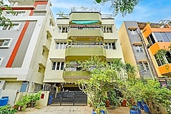 Alaya Stays Saffron Breeze | Spacious 4-BHK Apartment with Living & Balcony, Bangalore