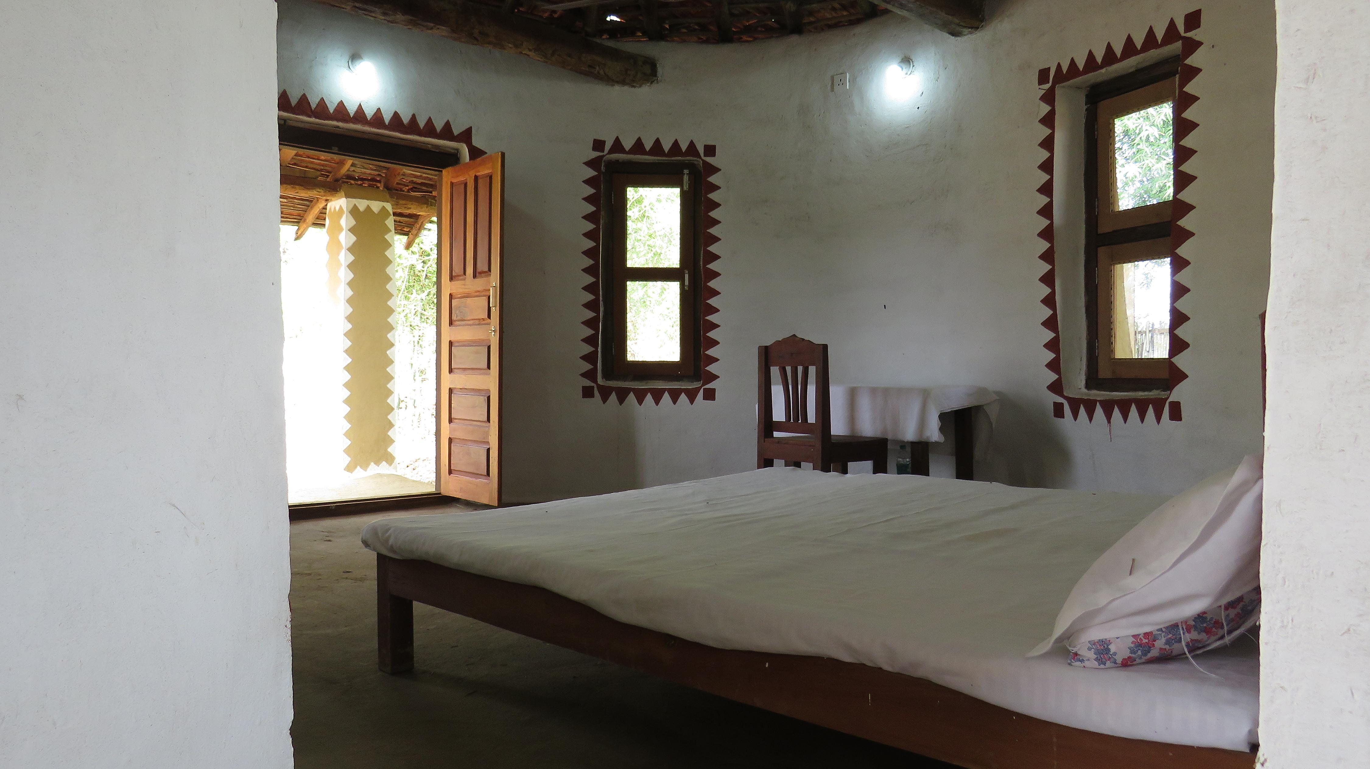 Local Narratives Kanha National Park Mud House - Tap to explore photos
