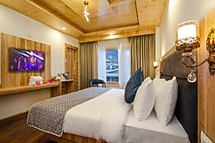 Hotel Surya Inn & Suites , Manali