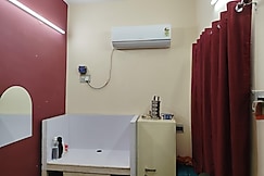 Urban Ladies Hostel in Chinar Park - Kolkata, Kolkata