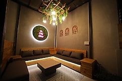 The Cozy Chaos, Vrindavan