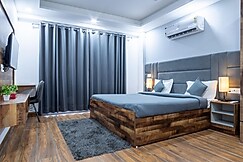 Housr Sector 38 Near Unitech Cyber Park, Gurgaon