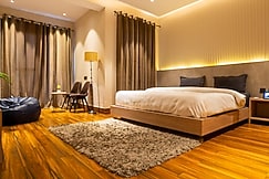 Housr Phase 1 Arjun Marg & Golf Course Road, Gurgaon