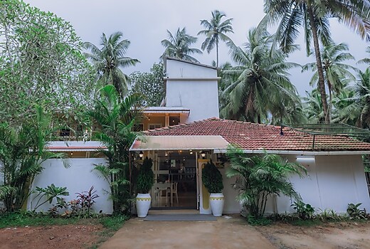 Villa Azura Escape by Da Alohas, a boutique resort villa