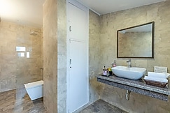 2BR|Restaurant|Living Area|Parking|Valley view, Shimla