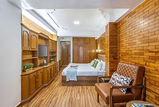 2BHK|Parking|Living Area|Restaurant