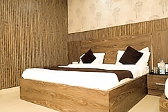 Hotel De agya paradise, Khanna