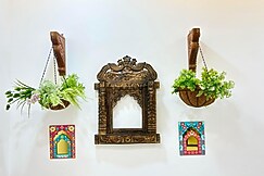 Atithi Devam by Iraaya stays, Vrindavan