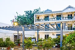 Alaya Stays Versace Farms |5 BHK Farm house With Private Pool, Noida