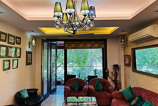 Urban Oasis 3BR Stylish Apartment in South Delhi