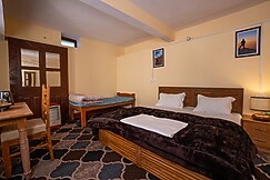Anjali Homestay, Kanatal